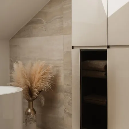 Apartament Jukaro *