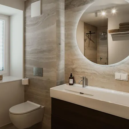 Apartament Jukaro *